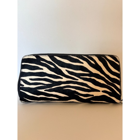 Michael Kors Black & White Zebra Print Jet Set Wristlet / Wallet - Picture 4 of 4